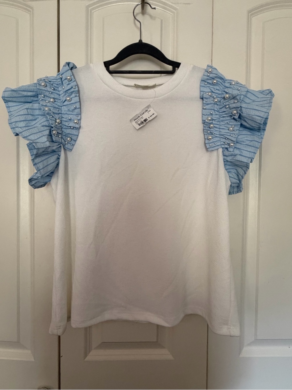 entro White Tee with Light Blue Ruffle Pearl-Accent Sleeves